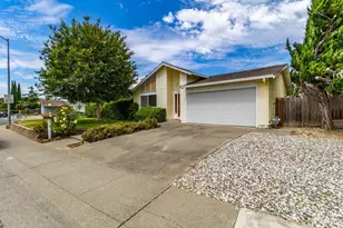 1018 Woodlark Ct, Suisun City, CA 94585 - Photo 3