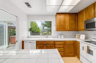 1018 Woodlark Ct, Suisun City, CA 94585 - Photo 15