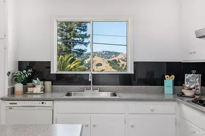 26 Manor View Drive, Fairfax, CA 94930 - Photo 11