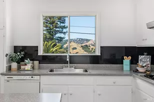 26 Manor View Dr, Fairfax, CA 94930 - Photo 11