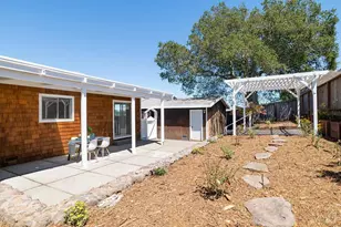 26 Manor View Dr, Fairfax, CA 94930 - Photo 23