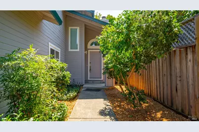 2070 Pinercrest Drive, Santa Rosa, CA 95403 - Photo 3