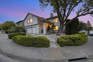 1702 Capistrano Dr, Petaluma, CA 94954 - Photo 3