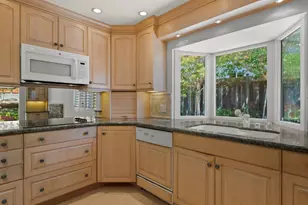 31 Briarwood Dr, San Rafael, CA 94901 - Photo 11