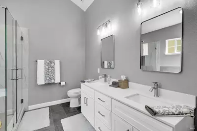 718 West K Street, Benicia, CA 94510 - Photo 35