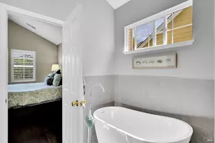 718 W K St, Benicia, CA 94510 - Photo 35