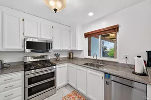 453 Shannon Dr, Vacaville, CA 95688 - Photo 17