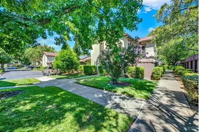 113 Fairoaks Drive, Vacaville, CA 95688 - Photo 5
