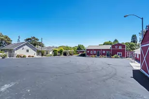 720 Liberty Rd, Petaluma, CA 94952 - Photo 37
