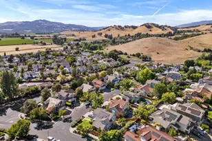 1903 Orchard View Dr, Fairfield, CA 94534 - Photo 9