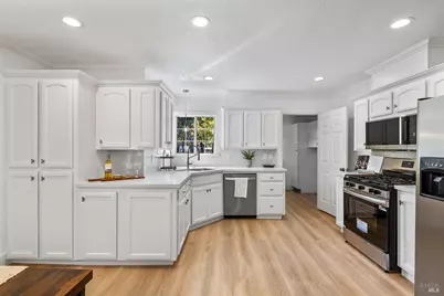 126 W Robles Avenue, Santa Rosa, CA 95407 - Photo 27