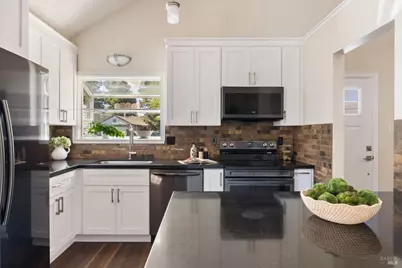 116 Saratoga Court, Petaluma, CA 94954 - Photo 3