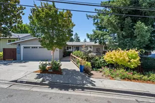 38 Mission Dr, Petaluma, CA 94952 - Photo 1
