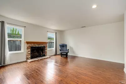 2076 Harrison Street, Petaluma, CA 94954 - Photo 5