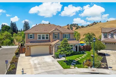 1043 Green Leaf Court, Vacaville, CA 95688 - Photo 3