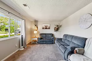 7293 Circle Dr, Rohnert Park, CA 94928 - Photo 5
