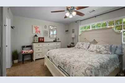 185 Midvale Drive, Vacaville, CA 95687 - Photo 25