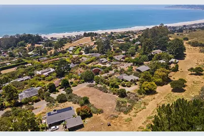 21 Avenida Las Baulinas, Stinson Beach, CA 94970 - Photo 17
