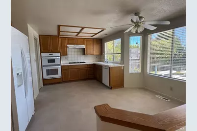 138 Del Oro Lagoon, Novato, CA 94949 - Photo 5