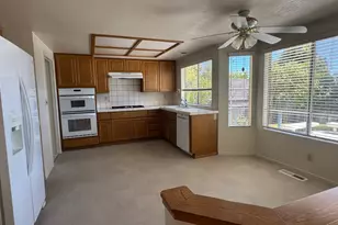 138 Del Oro Lagoon, Novato, CA 94949 - Photo 5