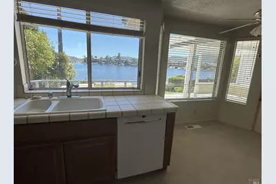 138 Del Oro Lagoon, Novato, CA 94949 - Photo 9