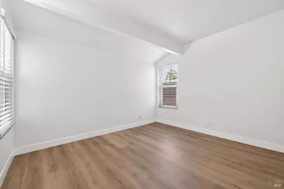 957 W 8th Street, Santa Rosa, CA 95401 - Photo 19