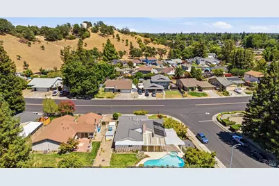 342 N Alamo Drive, Vacaville, CA 95688 - Photo 45