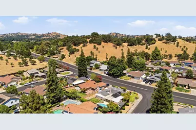 342 N Alamo Drive, Vacaville, CA 95688 - Photo 43