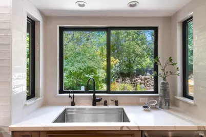 8 Racquet Court, Novato, CA 94947 - Photo 11