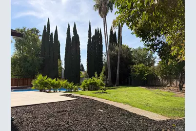 137 Valhalla Court, Vacaville, CA 95687 - Photo 15