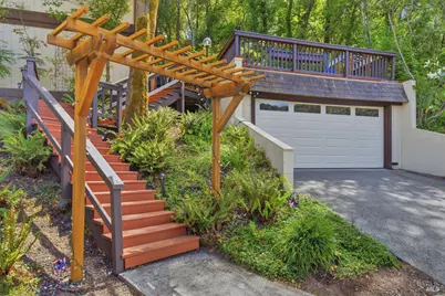 583 Fairway Drive, Novato, CA 94949 - Photo 5