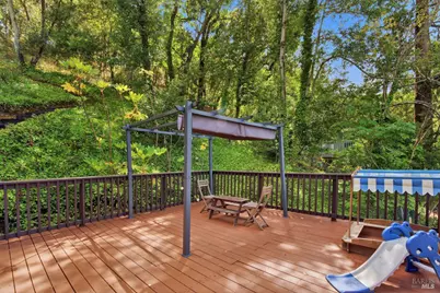 583 Fairway Drive, Novato, CA 94949 - Photo 7