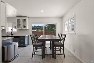 127 Whitecliff Dr, Vallejo, CA 94589 - Photo 7