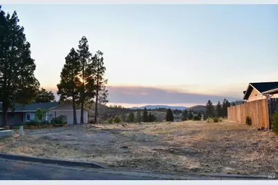 306 Woodridge Court, Weed, CA 96094 - Photo 9
