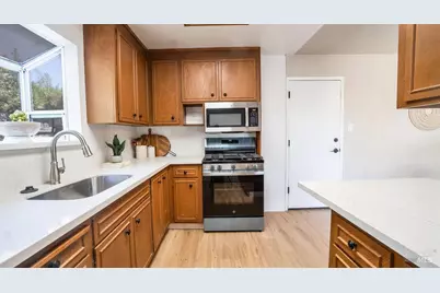 2015 Southwood Drive, San Pablo, CA 94806 - Photo 11