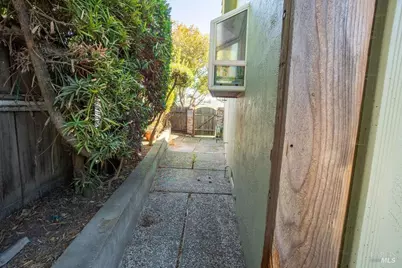2015 Southwood Drive, San Pablo, CA 94806 - Photo 27