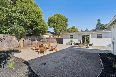 1825 Robin Hood Lane, Santa Rosa, CA 95405 - Photo 33
