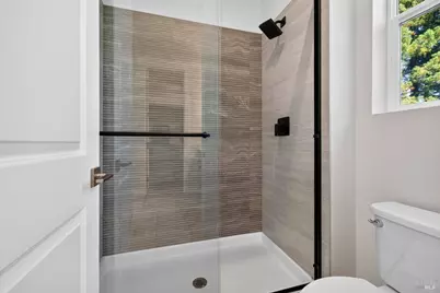 2446 Linwood Avenue, Santa Rosa, CA 95404 - Photo 29