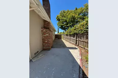 2429 Woodstock Court, Santa Rosa, CA 95409 - Photo 17