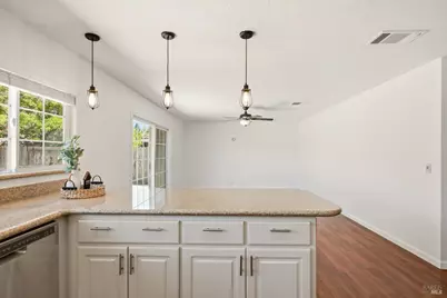 707 Granada Lane, Vacaville, CA 95688 - Photo 17