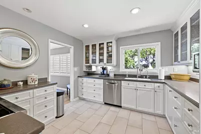 42 Oxford Drive, San Rafael, CA 94903 - Photo 7