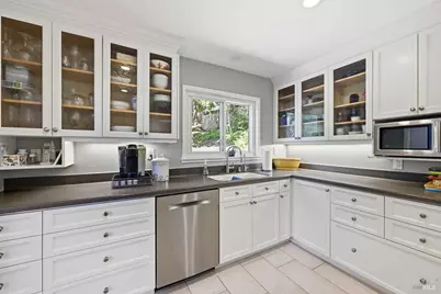 42 Oxford Drive, San Rafael, CA 94903 - Photo 9