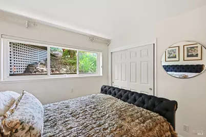 42 Oxford Drive, San Rafael, CA 94903 - Photo 23