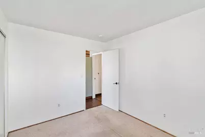 902 Edgewood Circle, Suisun City, CA 94585 - Photo 7