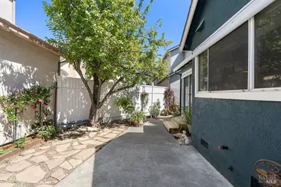 902 Edgewood Circle, Suisun City, CA 94585 - Photo 25
