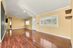 1037 Maple Dr, Windsor, CA 95492 - Photo 7