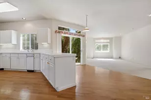 602 Deerfield Ln, Petaluma, CA 94952 - Photo 11