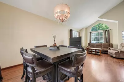 424 Donaldson Court, Suisun City, CA 94585 - Photo 11