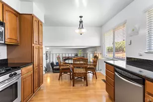 725 Park Ln, Petaluma, CA 94954 - Photo 11