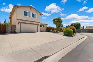 725 Park Ln, Petaluma, CA 94954 - Photo 3